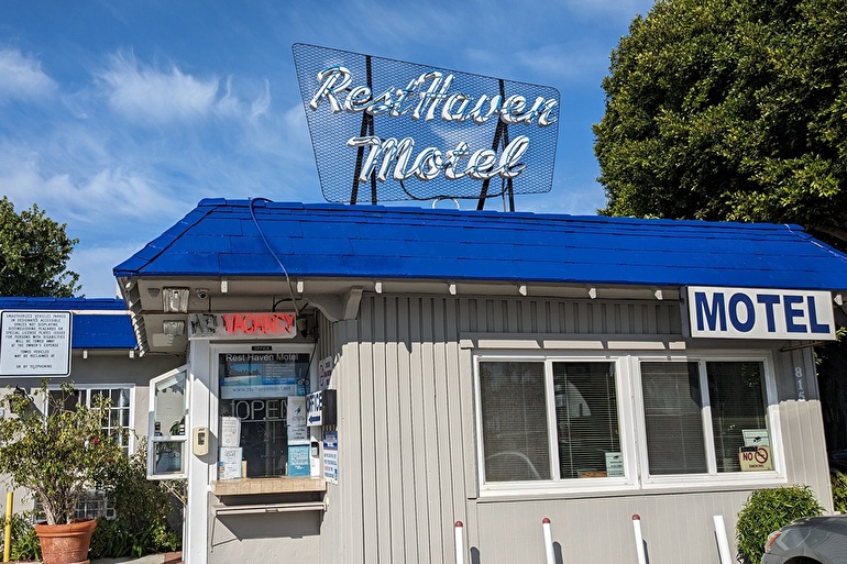 レストヘブン・モーテル / Rest Haven Motel